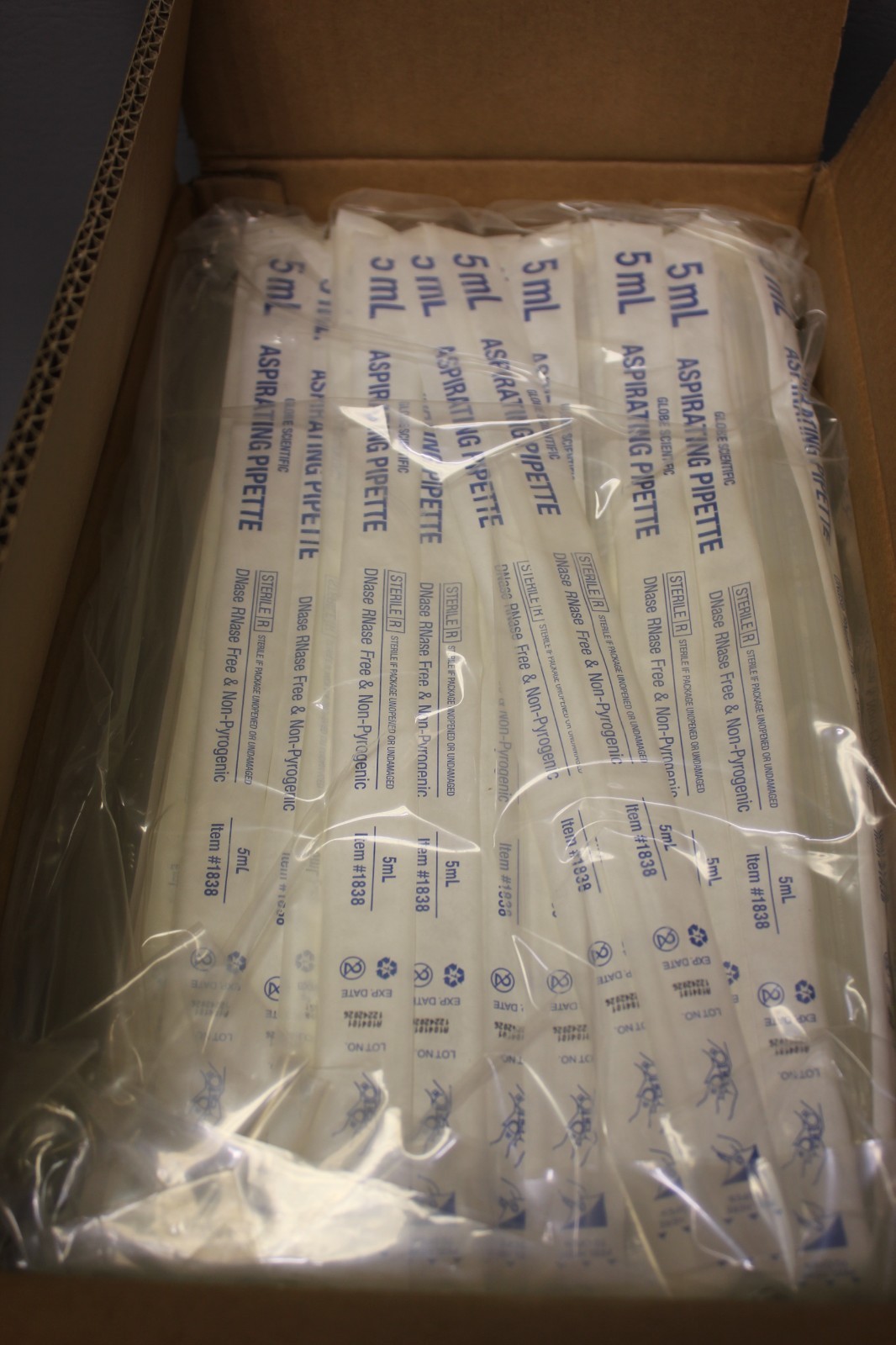NEW CASE OF 300 GLOBE SCIENTIFIC 5mL ASPIRATING POLYSTYRENE PIPETTE 1838