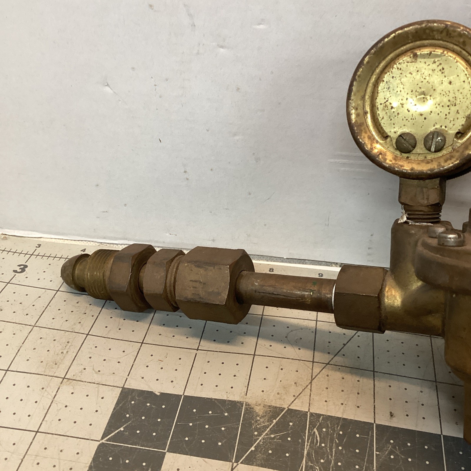 Modern Engineering Company Type OR Dubbl-Stage Regulator Acetylene Gauge
