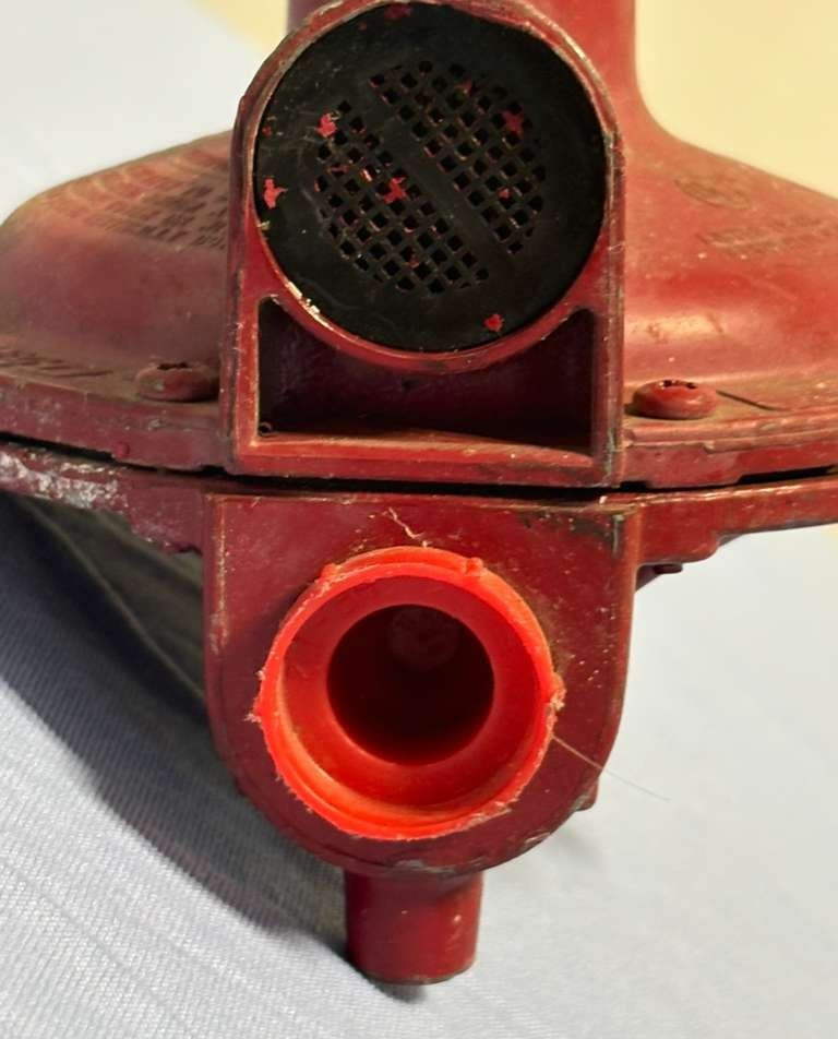 Rego Compressed LP-Gas Back Mount Regulator LV 4403