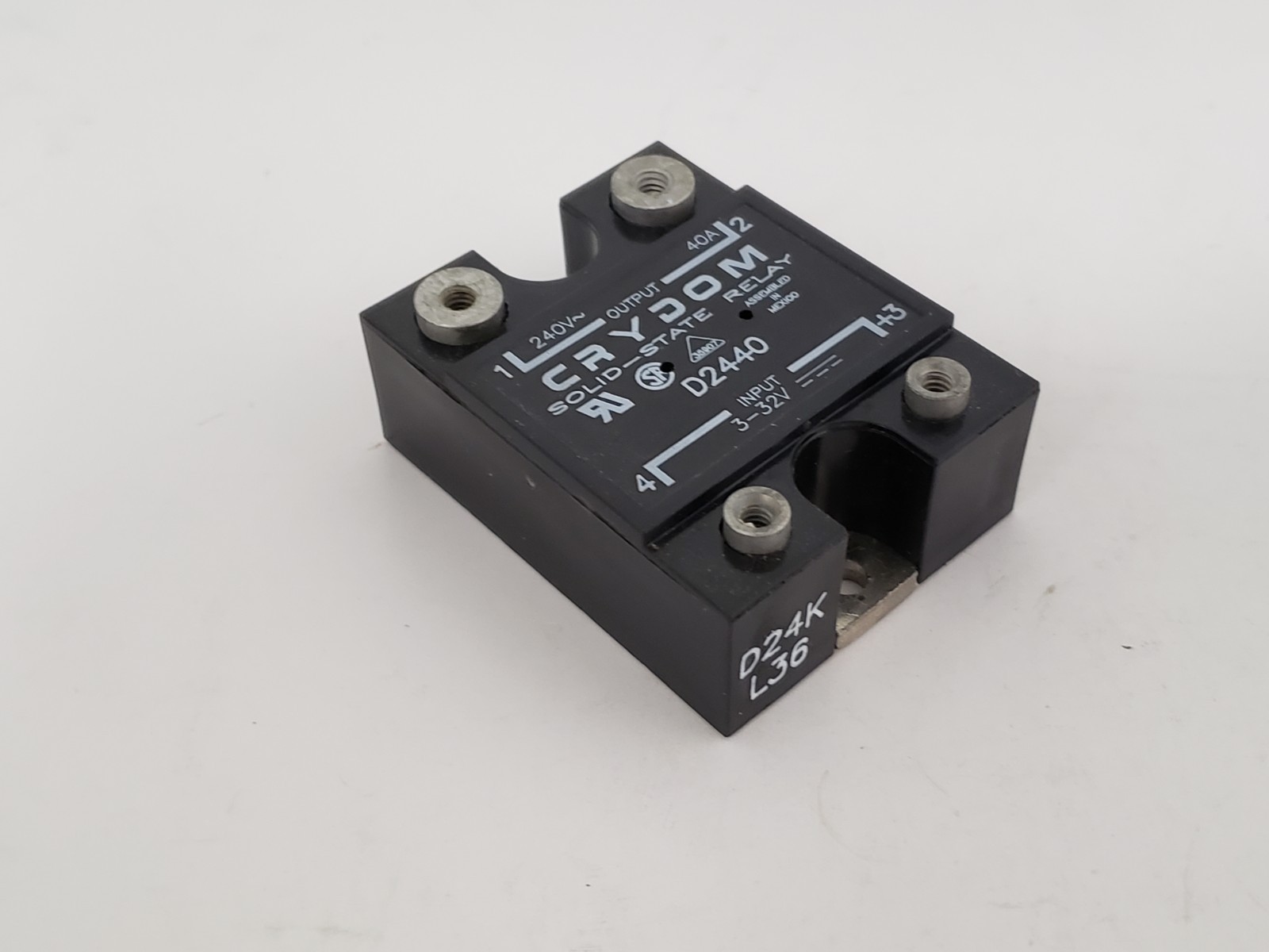 CRYDOM D2440 SOLID STATE RELAY 40A 240VAC 3-32V NNB