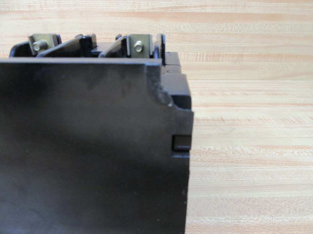 Ward Leonard 5DP1-11100 Contactor 5DP111100 W/ Chipped Housing