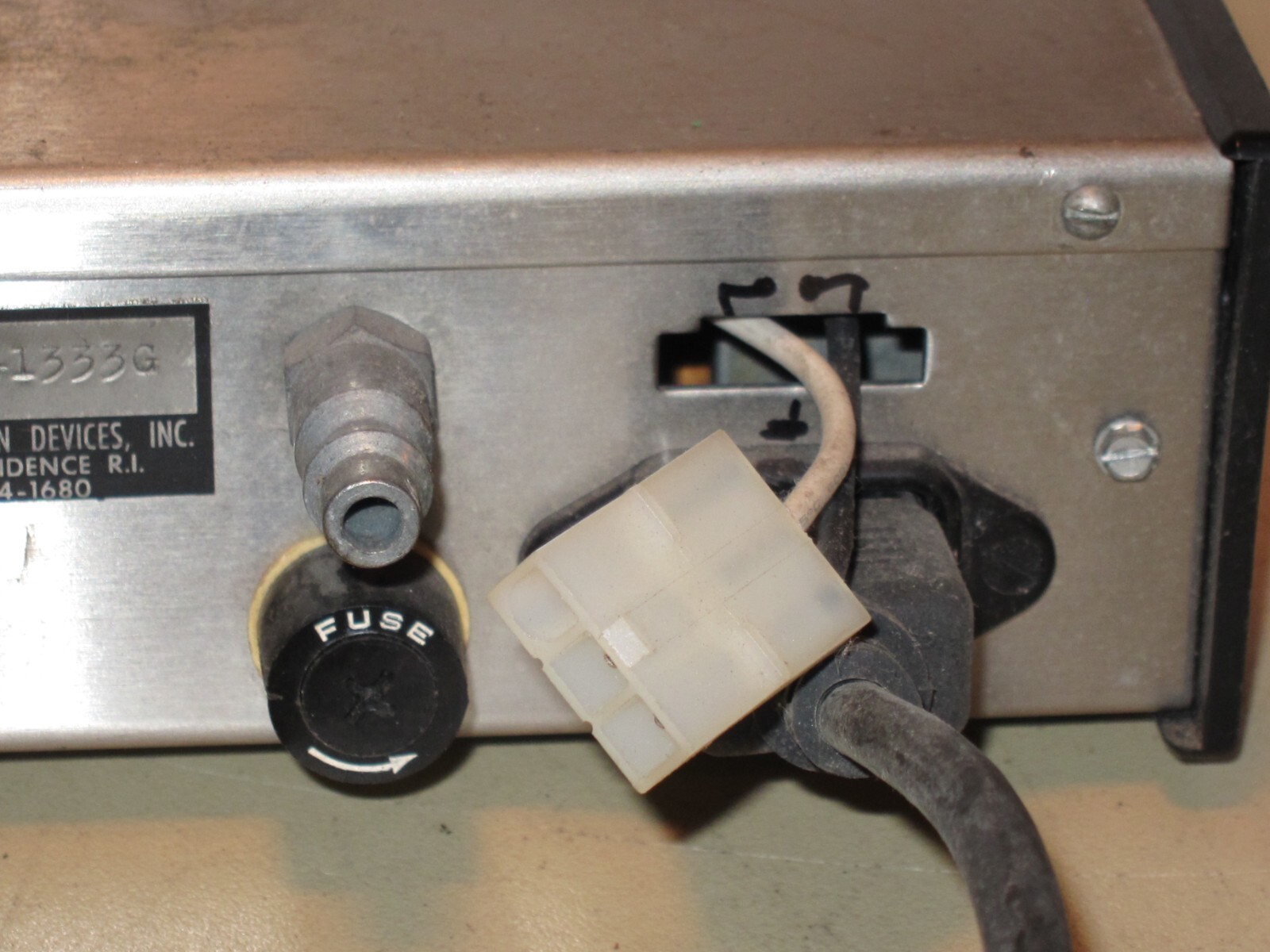 Electron Fusion Devices EFD 1000D Fluid Liquid Epoxy Adhesive Dispenser