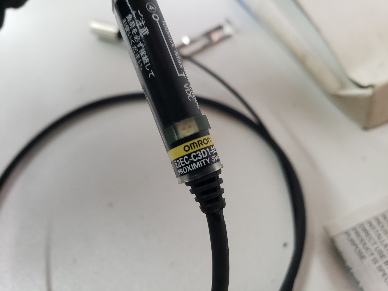 UNUSED – OMRON E2EC-C3D1-M1GJ Proximity Switch Sensor