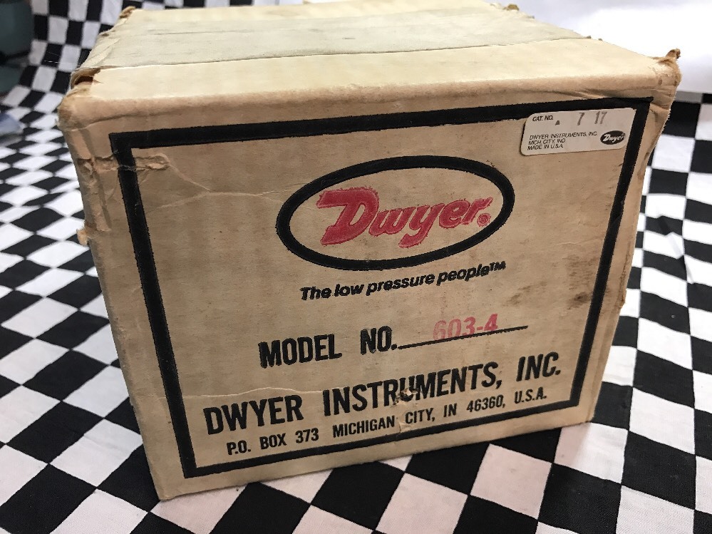 Dwyer differential pressure transmitter gauge 0-5 WC, 603-4, SHIPSAMEDAY#1641AE
