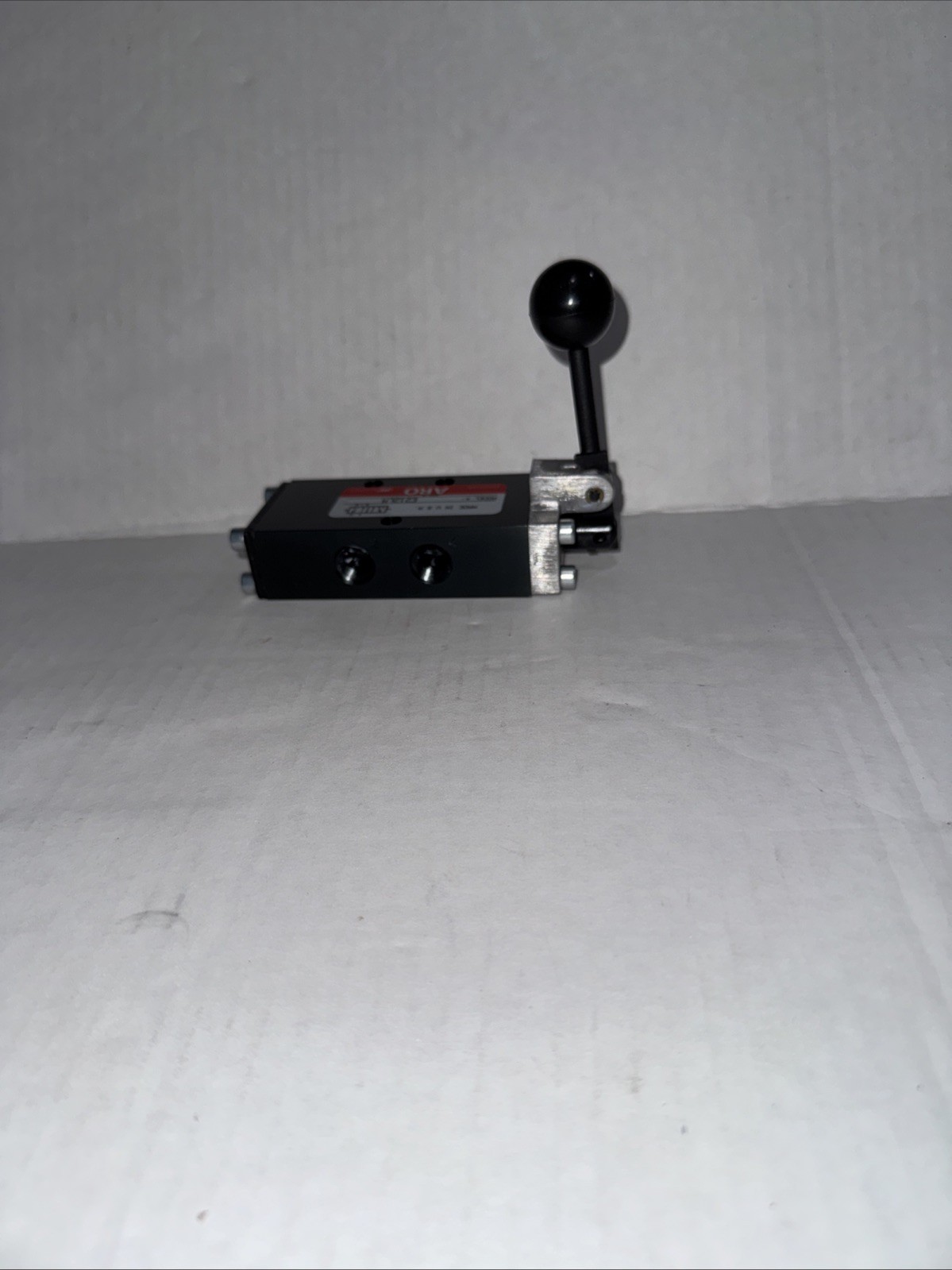 ARO E212LM Manual Air Control Valve, Lever, Black 2G515
