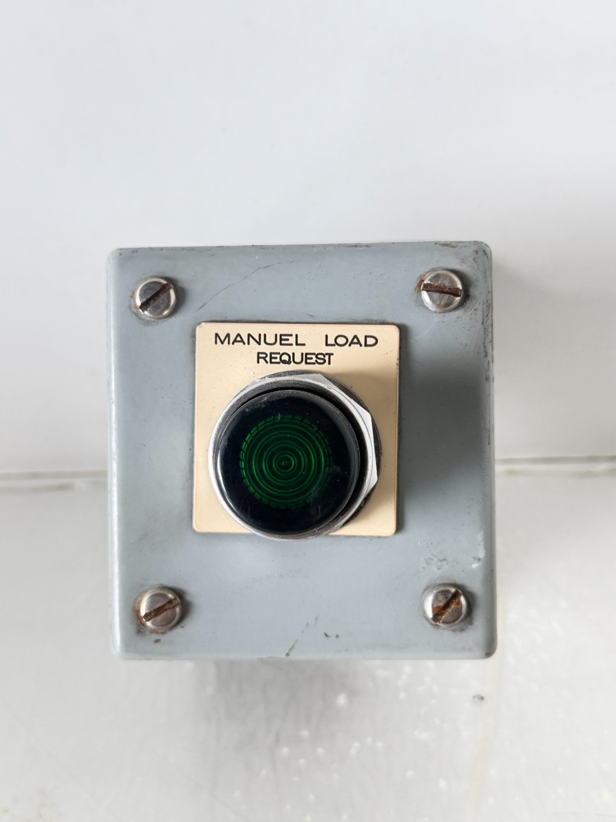 Industrial push button switch with box (RB4)
