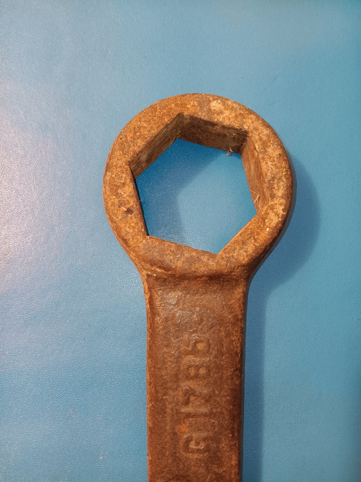 Wrench G 1785 Vintage 2-1/4” Box End Wrench. Diesel, Tractor, Semi Truck Read