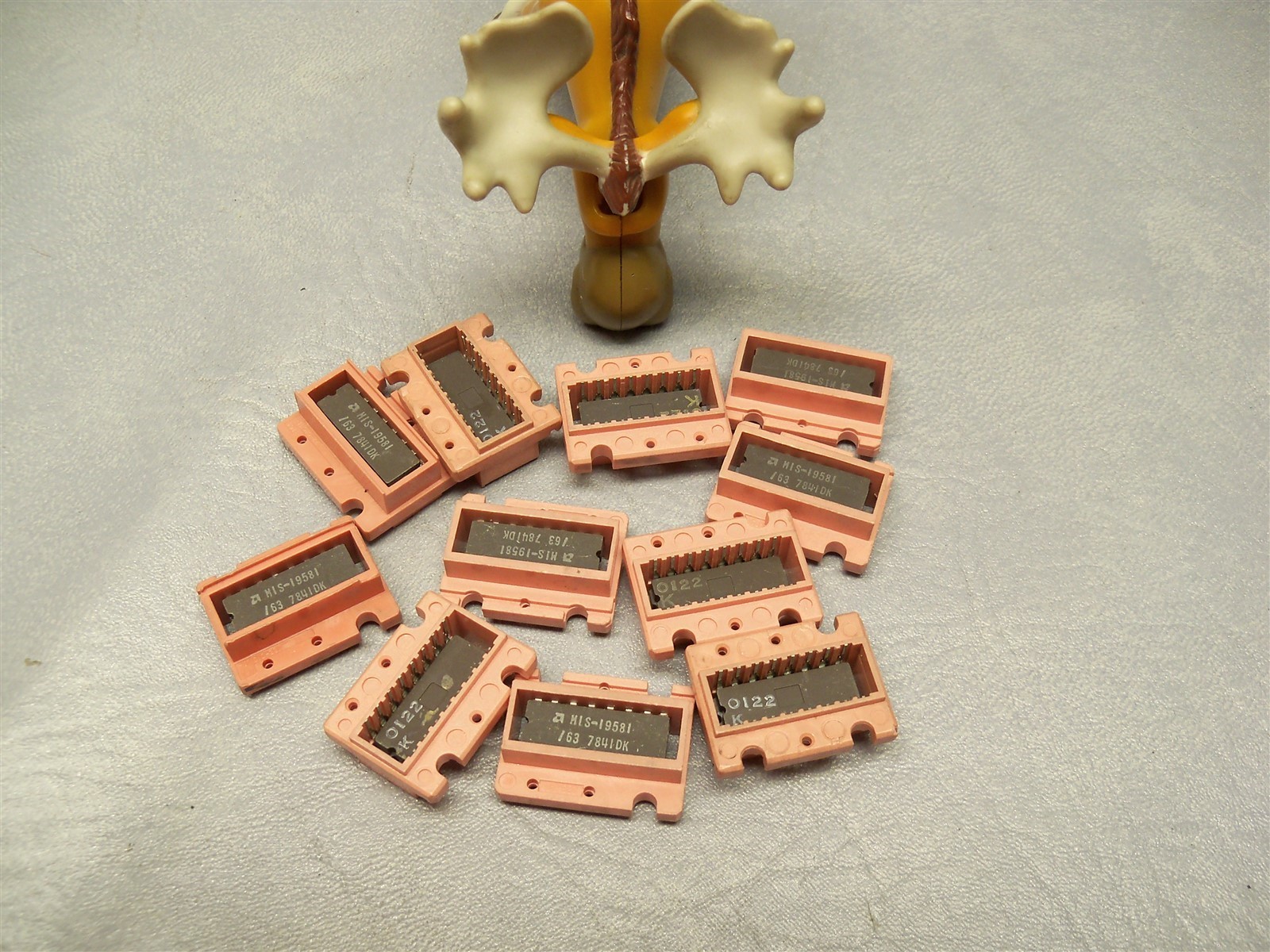 MIS-19581-63 Integrated Circuit Case with Adapter – Lot of 11