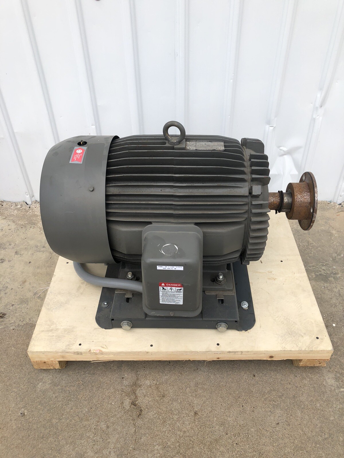 Toshiba 75HP Motor B0754FLF3UM01 w/ Cummins Onan Protec Generator Model 40YD CR