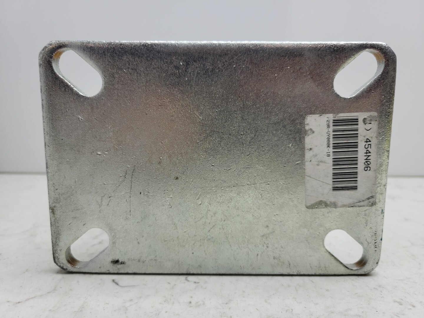 Pegasus 8″ Wheel Dia Standard Rigid Plate Caster 2500 lb P29R-UY080K-18
