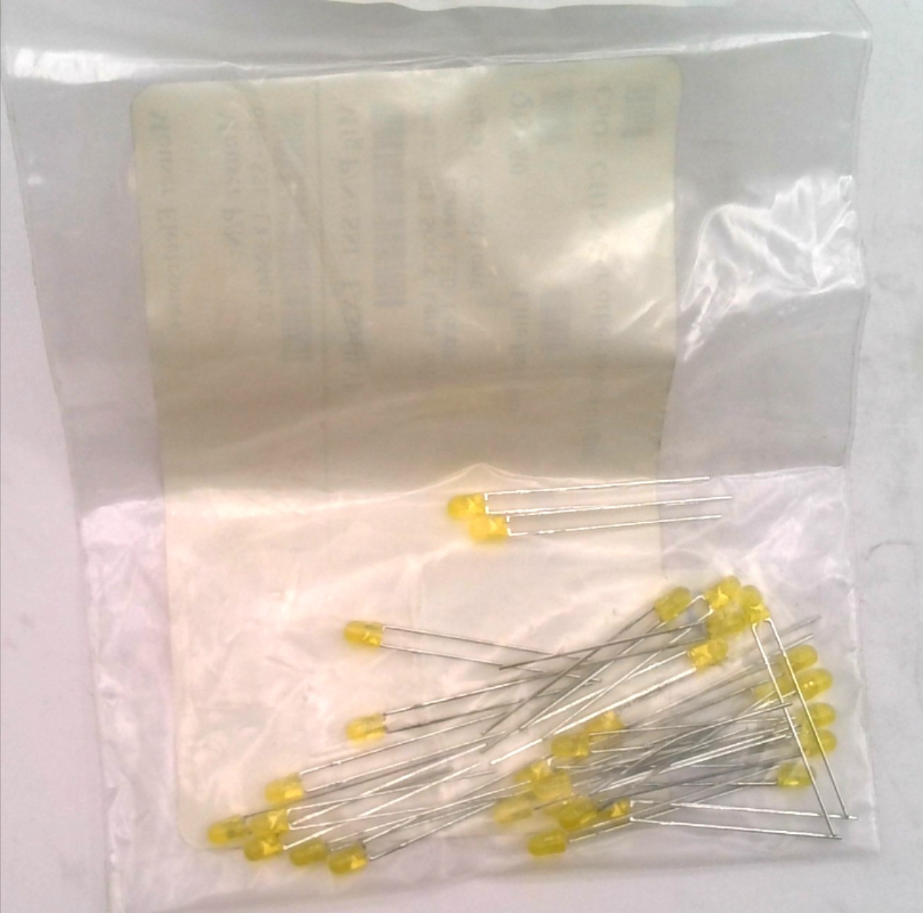 LUMEX SSL-LX3044LYD LED YELLOW DIFFUSED T-1 T/H (LOT OF 30)