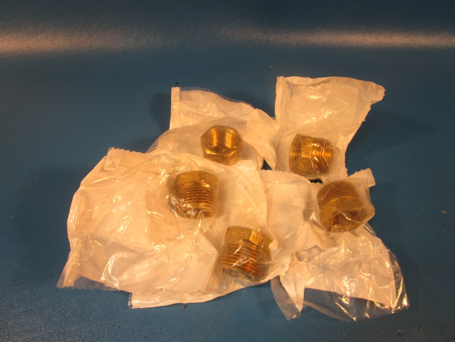 LOT OF 5 McMaster Carr 50785K71, 3/4″ NPT Male x 1/2″ NPT Female Brass Reducer