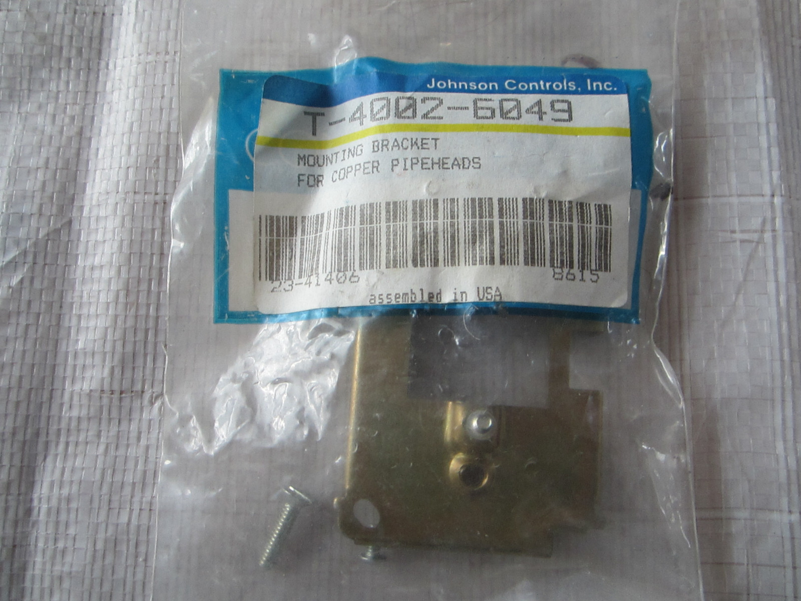 JOHNSON CONTROLS T-4002-6049 MOUNTING BRACKET WITH HARDWARE