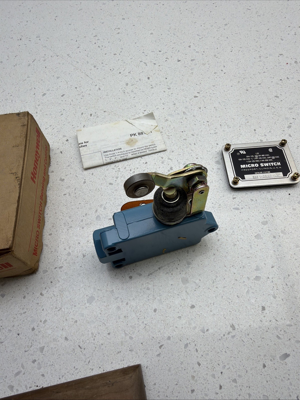 MICRO SWITCH BAF1-2RN2-LH 480VAC 20A NSMP