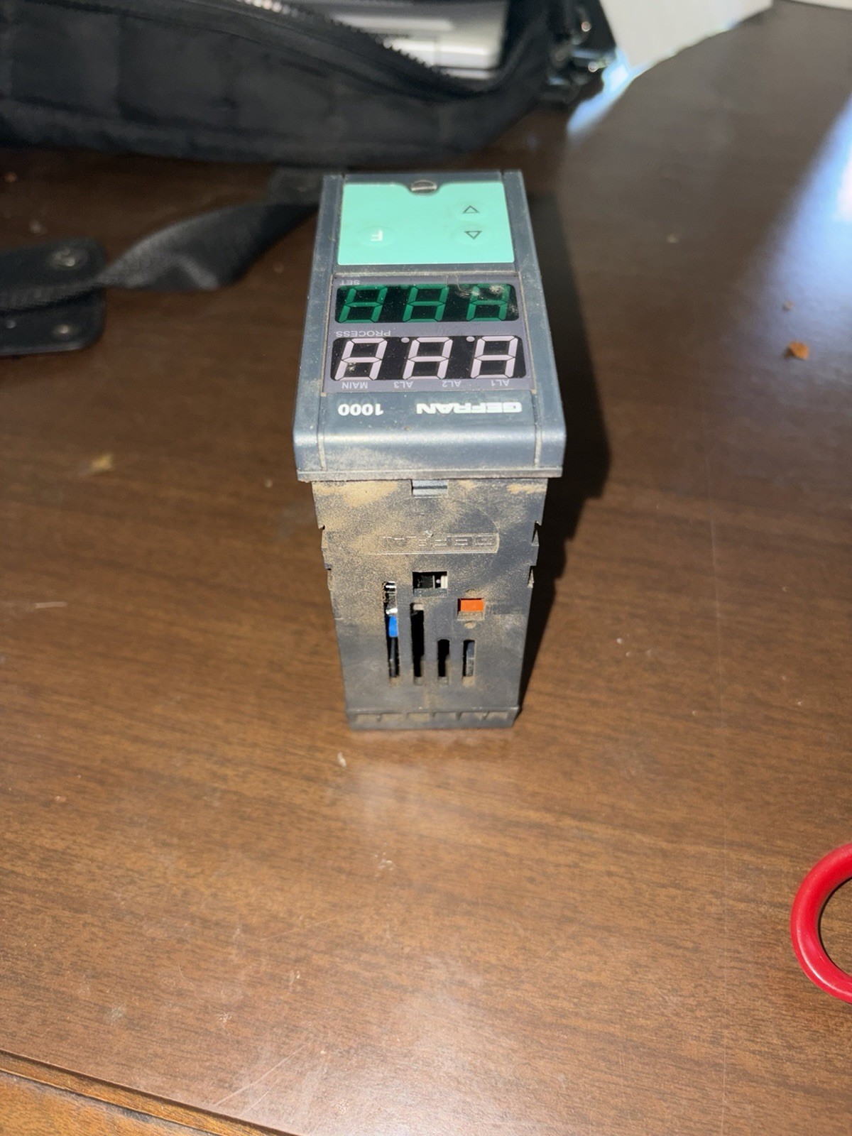 GEFRAN 1000-R0-2R-0-1-N21 100-240VAC USED