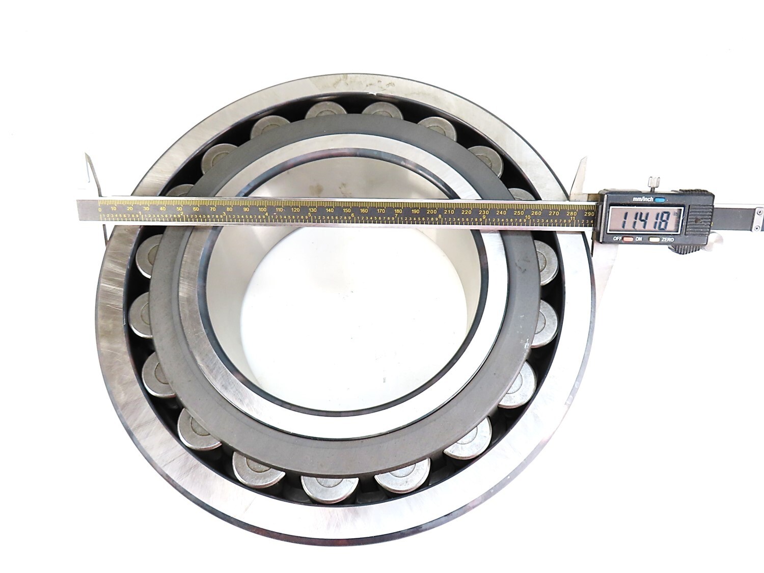 SKF 22232 CC/C3W33 22232CC/C3W33 160x290x80mm Explorer NEW NO BOX