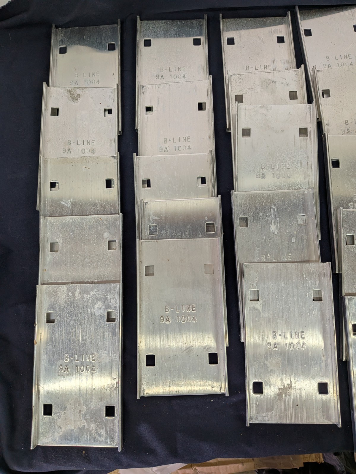 Lot Of 30 B-Line 9A-1004 Wedge Lock Splice Plate w/ Hardware (New)
