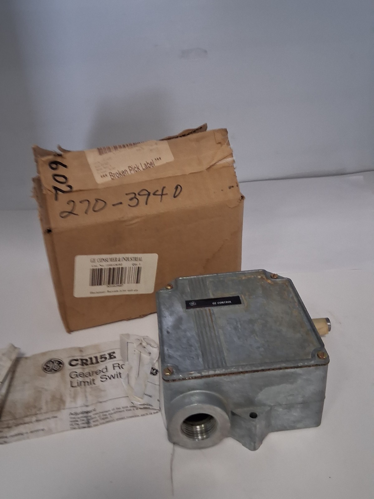GENERAL ELECTRIC CR115E124102 LIMIT SWITCH GEARED ROTARY 2NO/2NC SHAFT ON R NIB