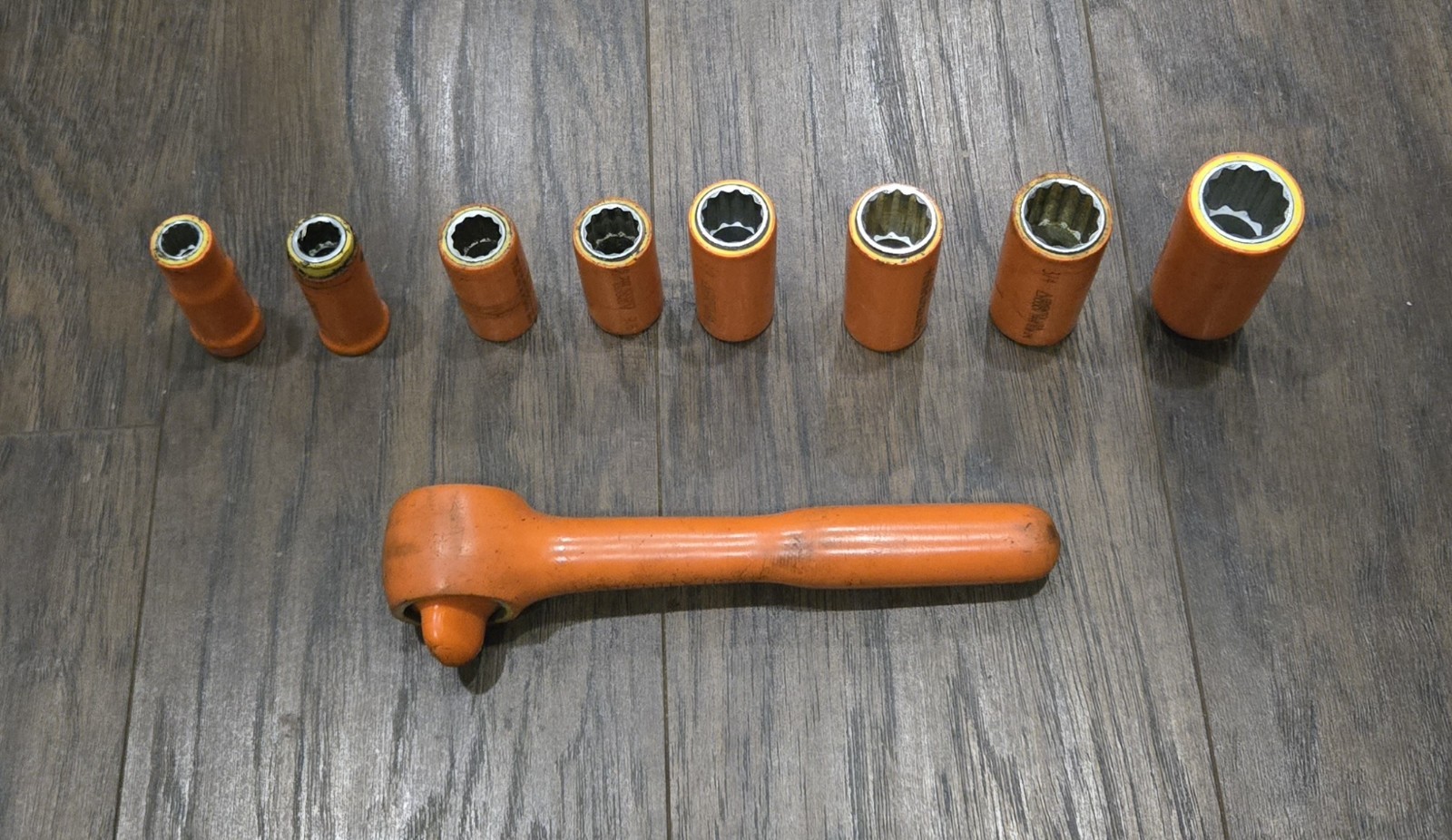 CEMENTEX 9PC INSULATED RATCHET SOCKET SET 3/8 Drive