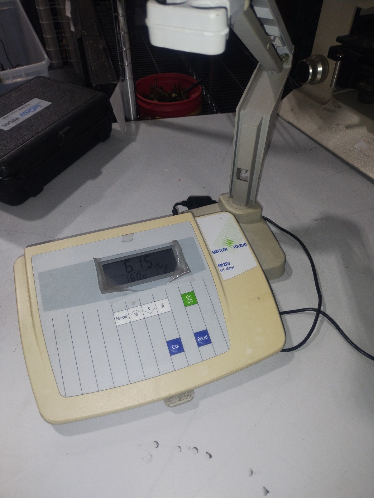 Mettler Toledo MP220 Benchtop Ph Meter with Power Supply.