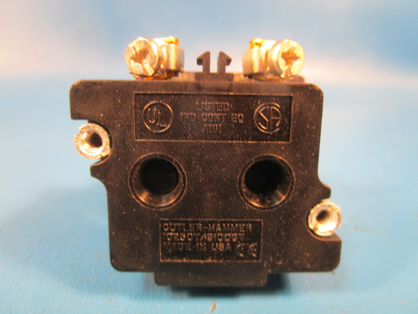 Cutler Hammer 10250T471, EATON 10250T PUSHBUTTON, 30.5 MM, THREE-POSITIONS
