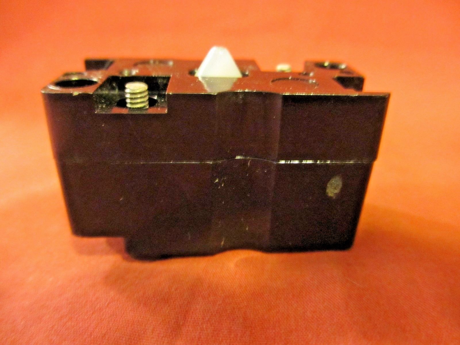 Rees 50716 P NC, Heavy Duty Contact Block 600 VAC, 120VDC Max, USA
