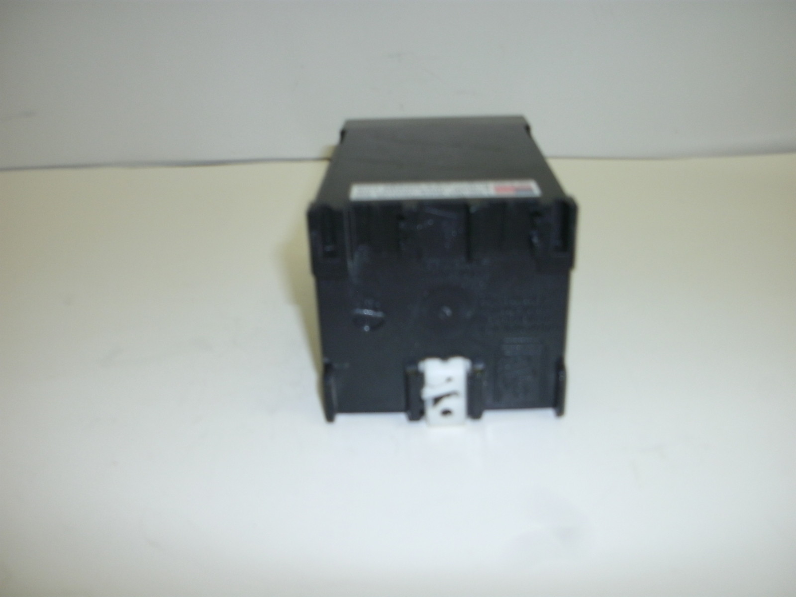 OMEGA ENGINEERING DRN-PS-750 POWER SUPPLY 115VAC WATTS 10W 49-61Hz 24V AT 750mA
