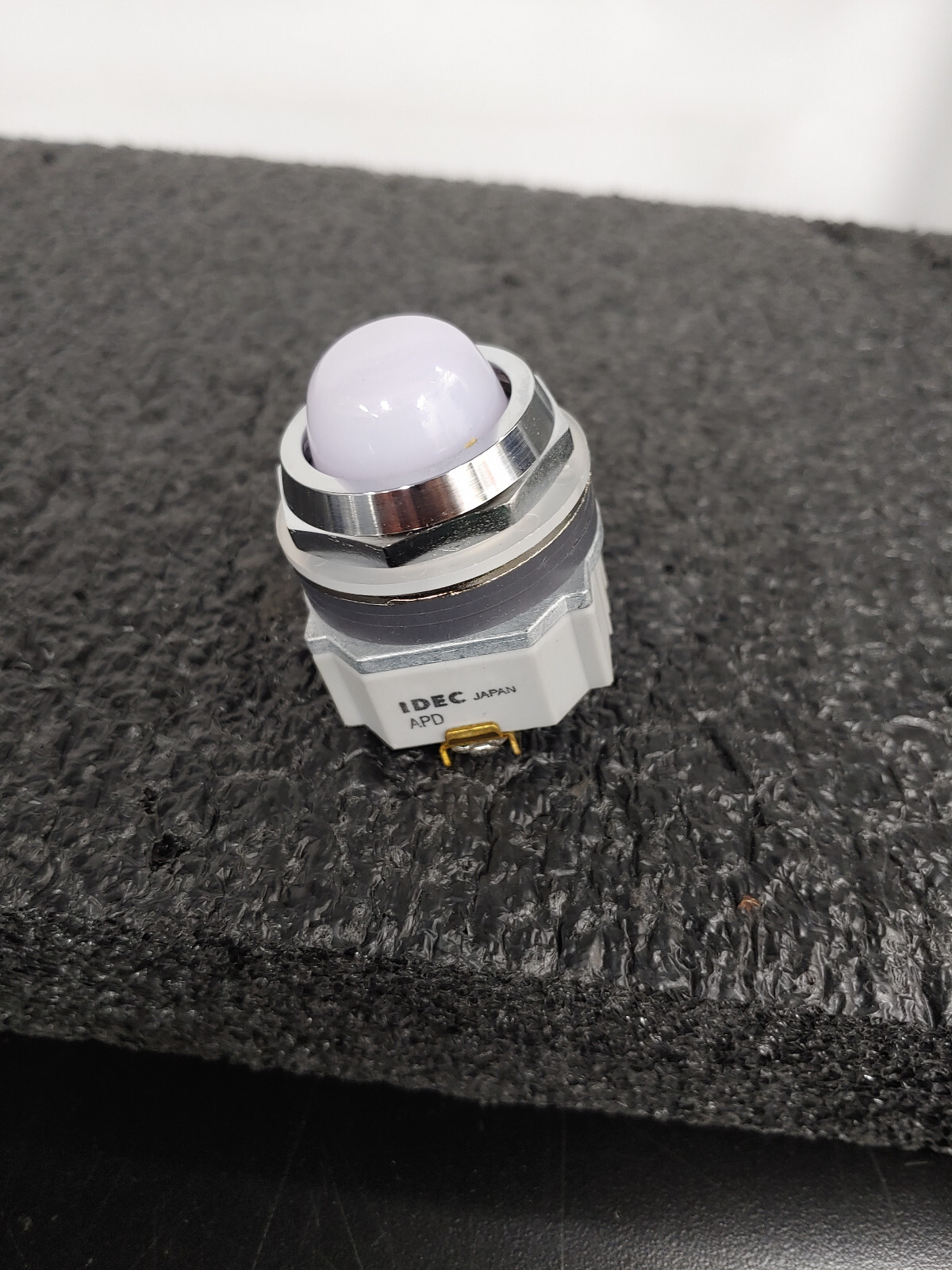 IDEC APD199DN-W-120V 30mm Pilot Light White