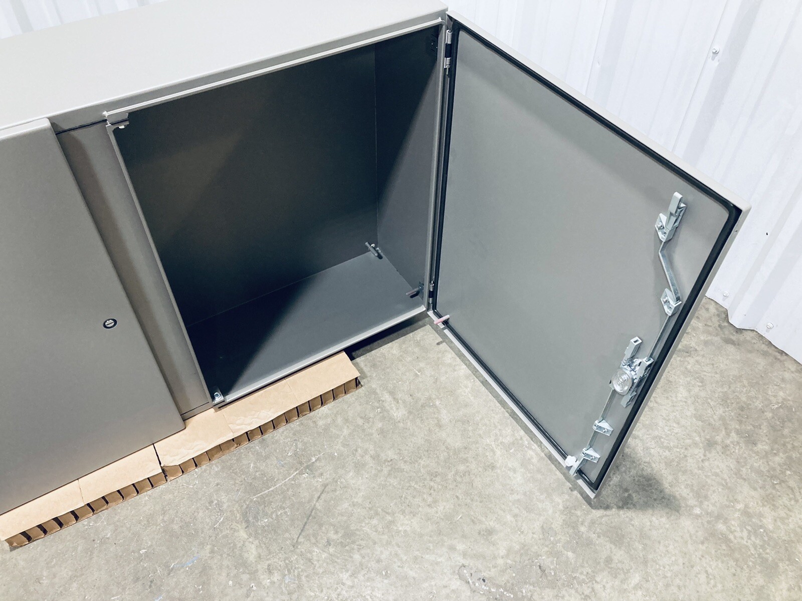 UNUSED HOFFMAN CTD304810/SPL MILD STEEL TWO-DOOR ENCLOSURE 30″x48″x10″ TYPE-12