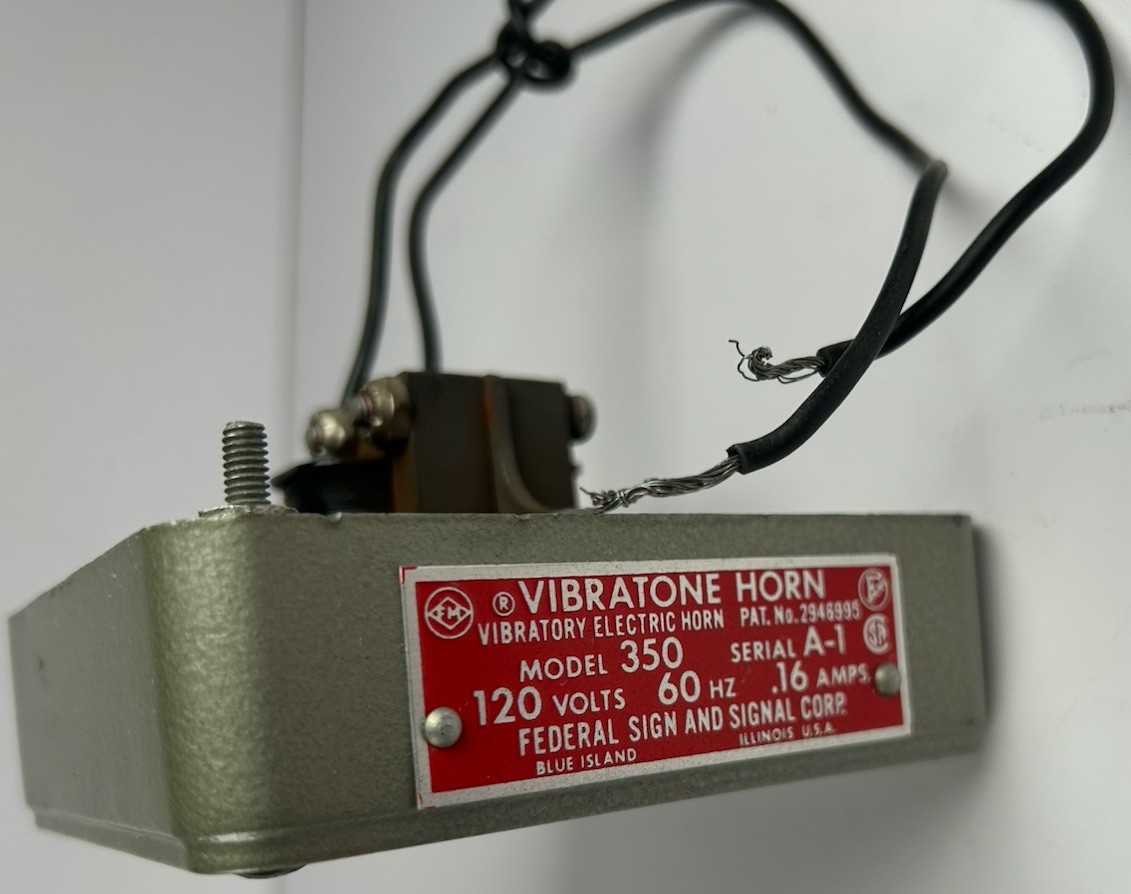 Vintage Federal Sign & Signal Corp Vibratone Electric Horn Mod 350 Ser A-1 60Hz
