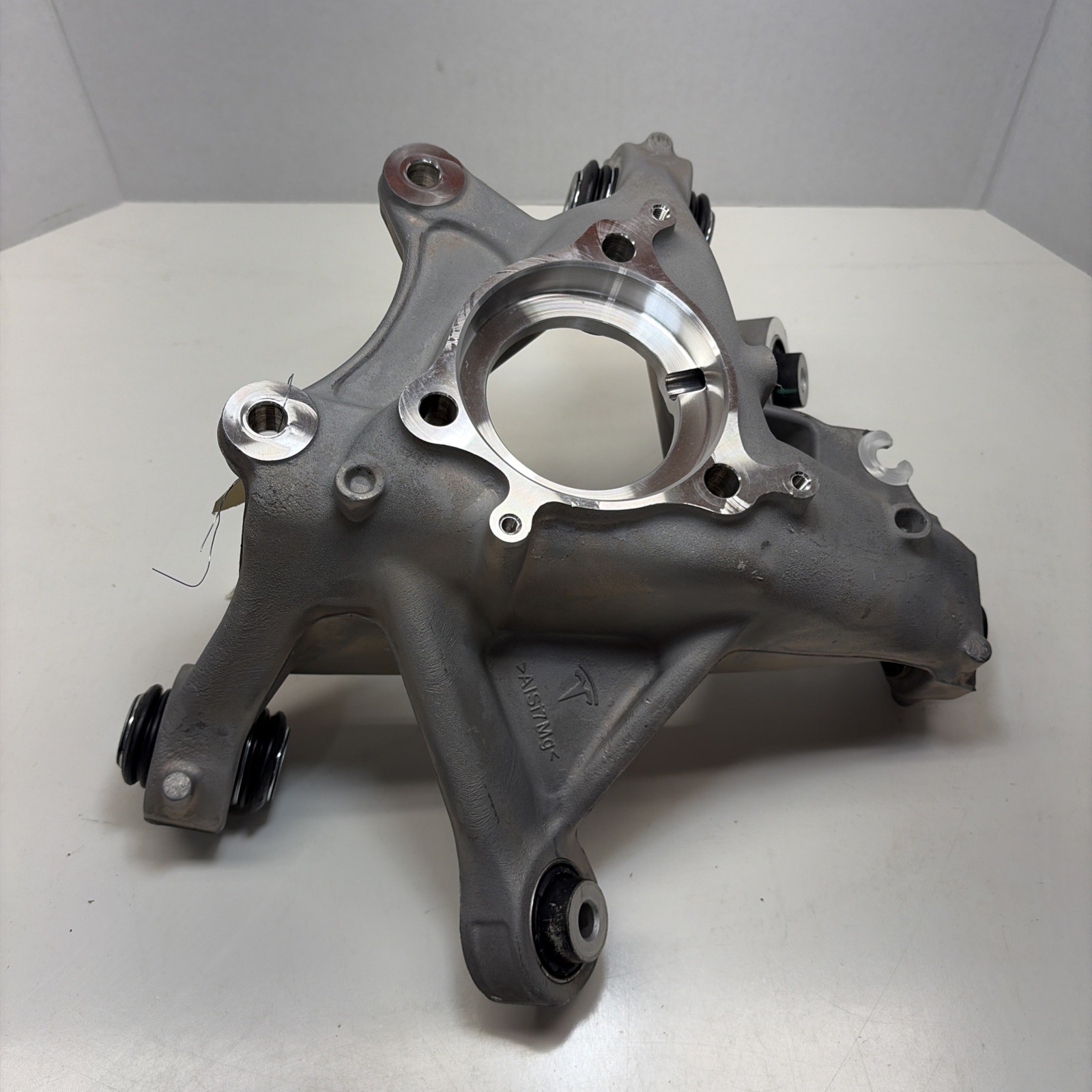 Rear Right Side Knuckle Assembly Tesla Model Y 2020-2024 Suspension 1188416-00-E