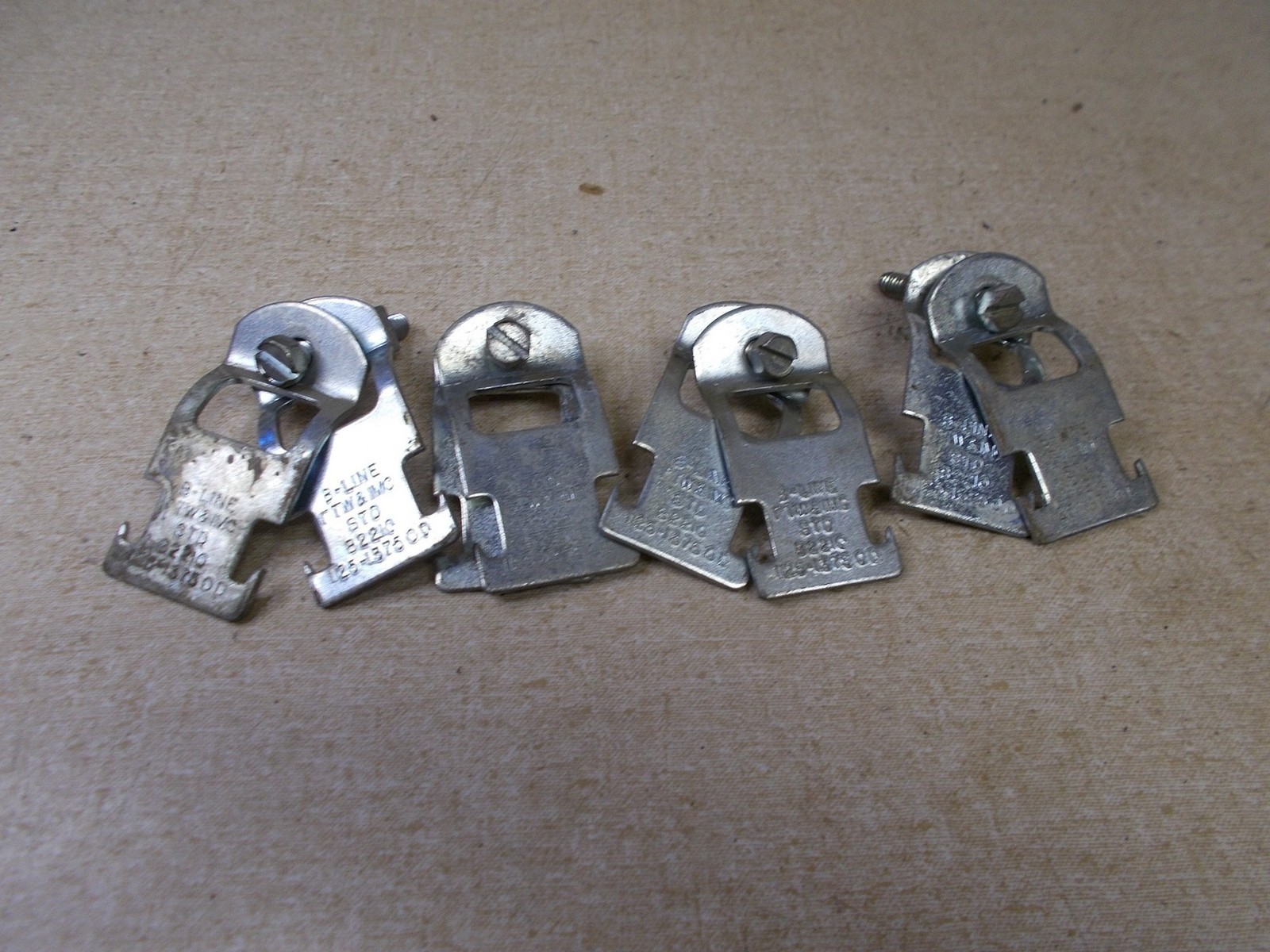 NEW B-Line B2210 Clamp 1″ Lot of 4 1.125-1.375 OD *FREE SHIPPING*