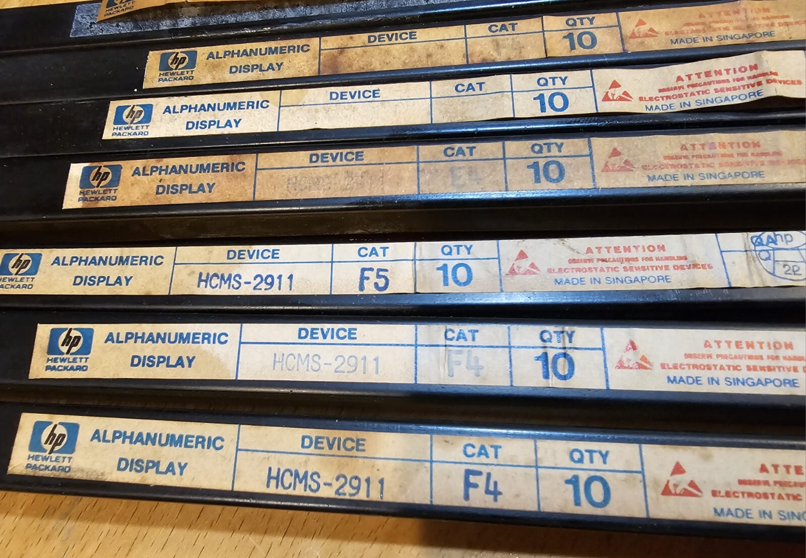 HCMS-2911 1×8 0.15-in. High Performance CMOS 5×7 Alphanumeric Display Yellow