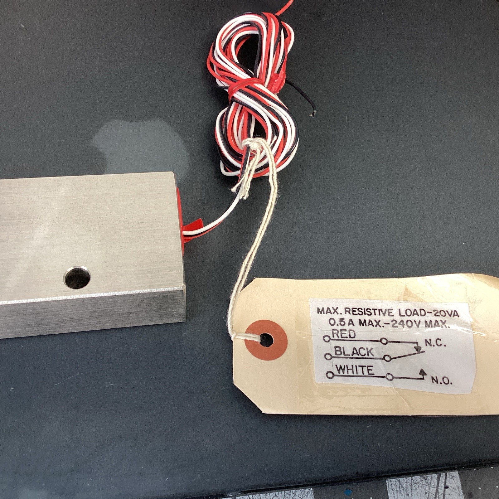 Gems Sensors FS-925/926. SS PISTON TYPE FLOW SWITCH(LPW19 Q)