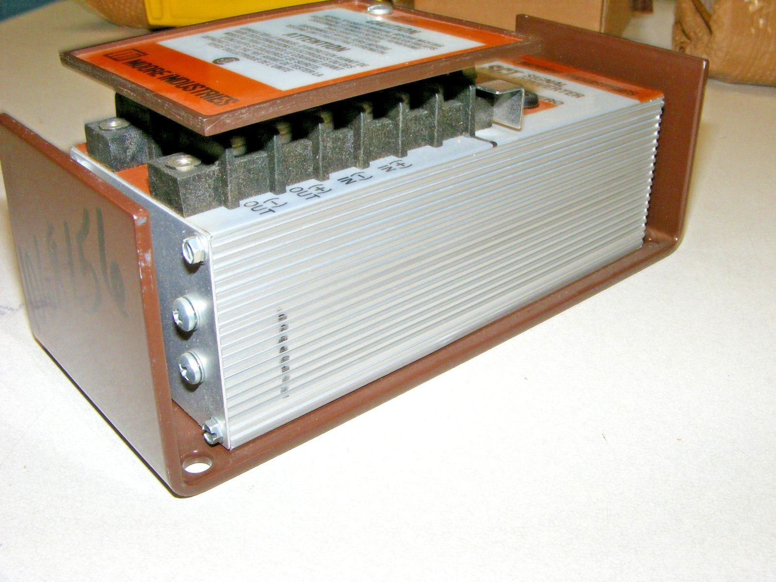 Moore Industries SCT Signal Converter SCT/0-5V/4-20MA/117AC (zz)