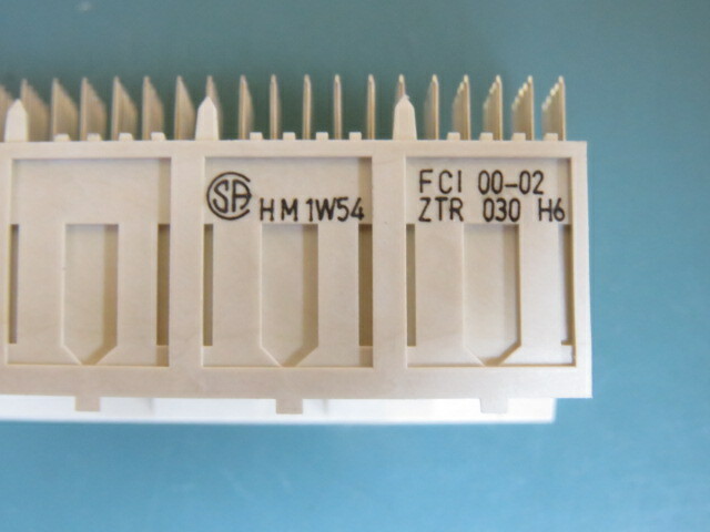 FCI HM1W54ZTR030H6P Qty of 3 per Lot Connector 240Pin 5Row DIN power
