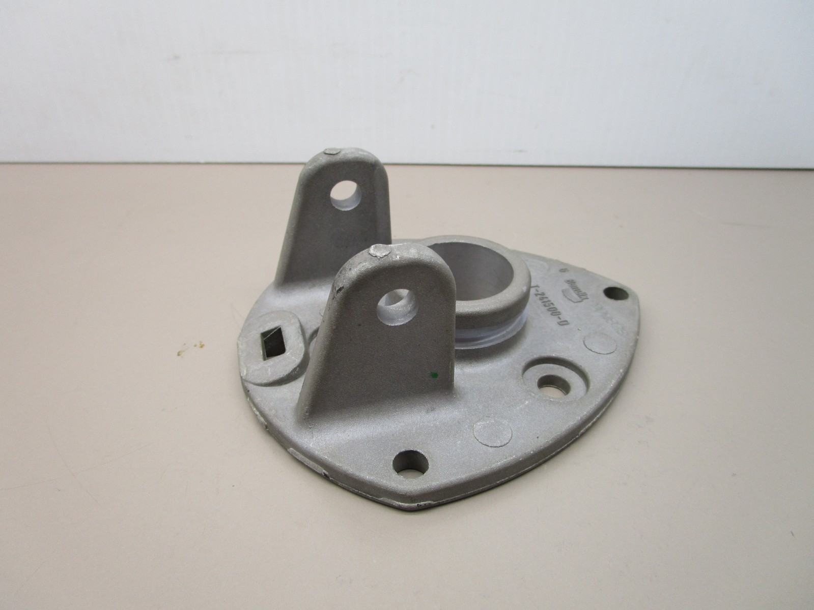 Bendix T-241500-D Treadle Pedal Base Aluminum 1.25″ Plunger Bore