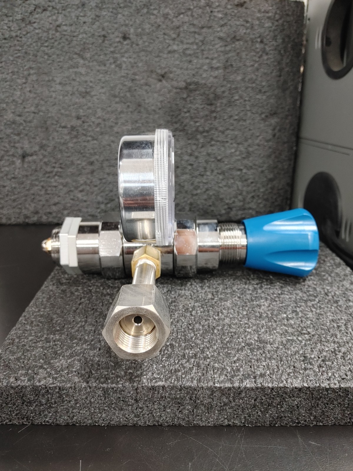 MATHESON High Purity Regulator with Pressure Gauges