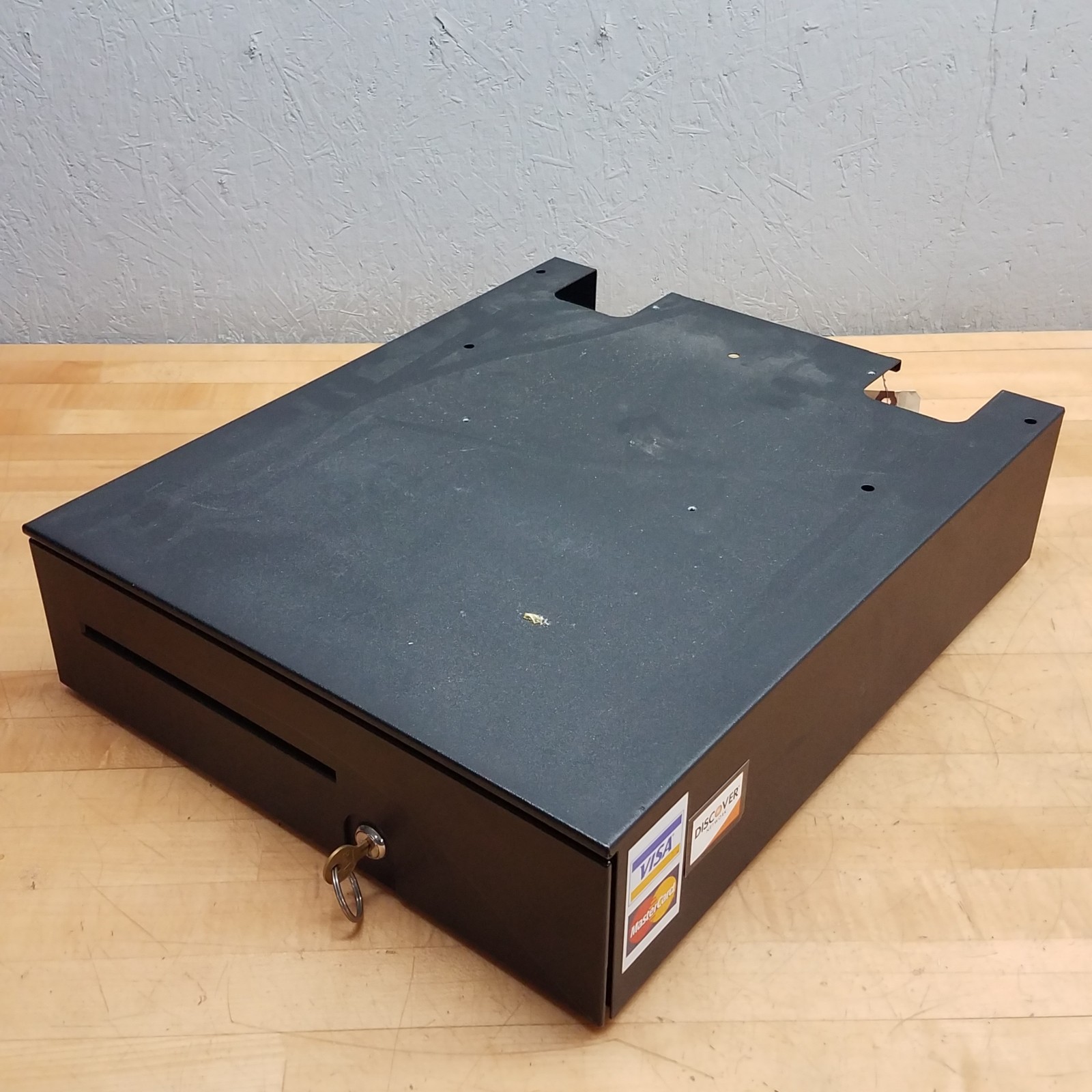 APG T320-BL16195 Cash Drawer, Black – USED