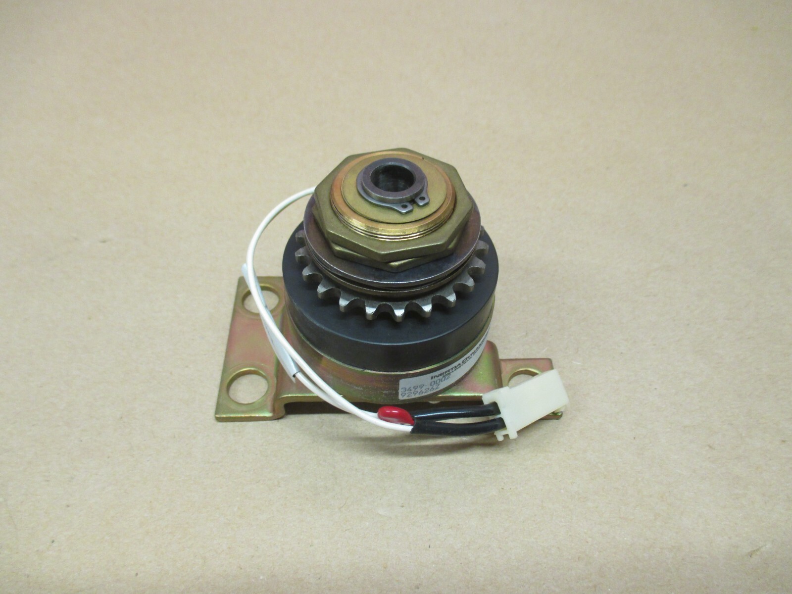 INERTIA DYNAMICS 3499-0002 ELECTRO MAGNETIC CLUTCH 929626Z 24 VDC NEW