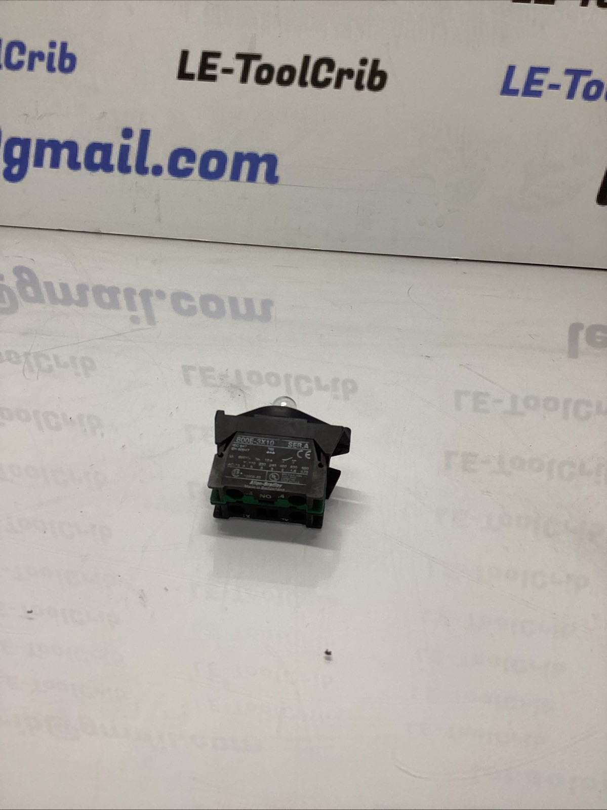 Allen Bradley Light Switch 800E-3D0 800E-3X10 SER. A L-541