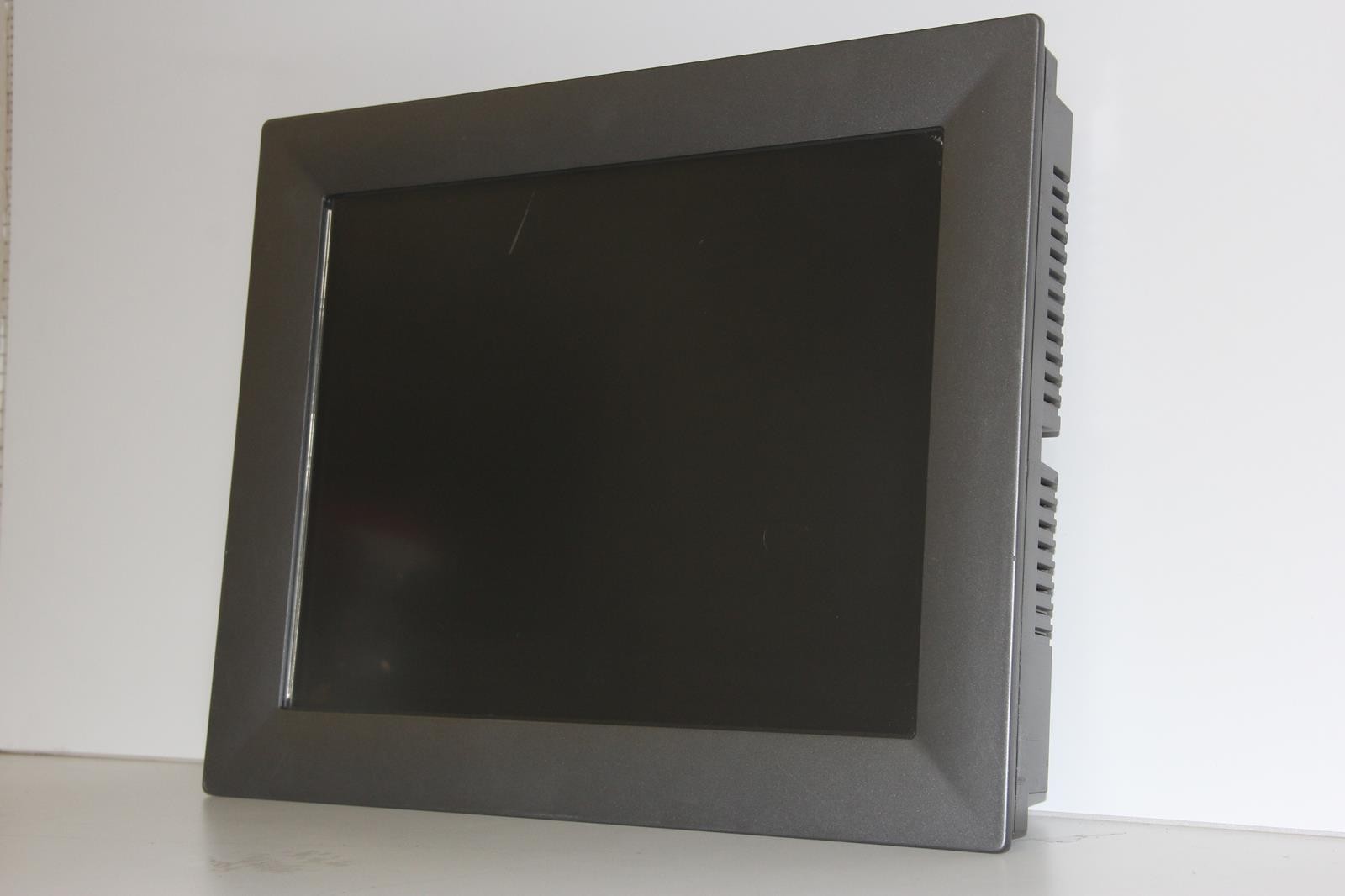ADVANTECH TPC-1570H Touch Panel Industrial Computer