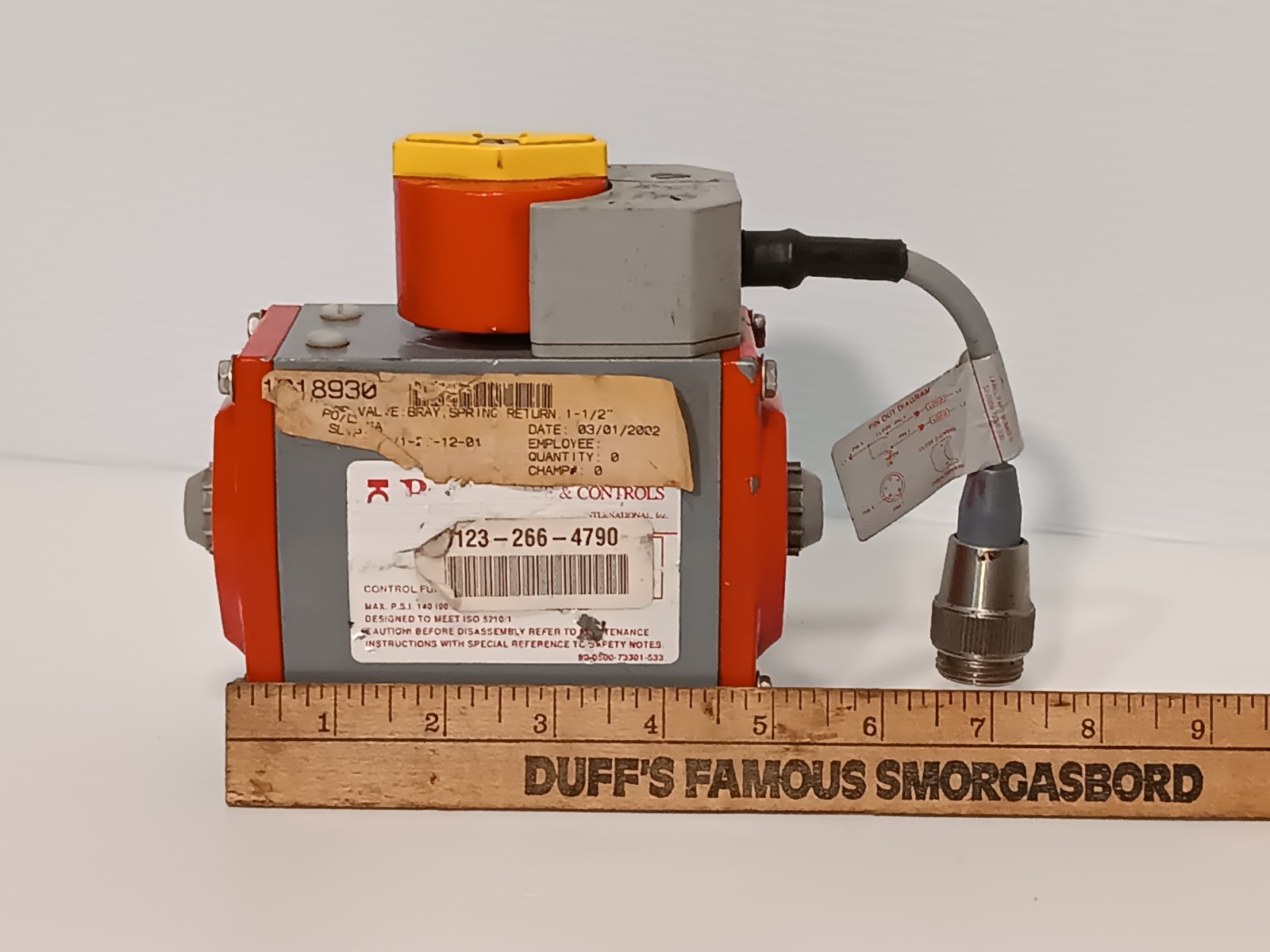 Bray 90-0500-73301-533 Series 92/93 Pneumatic Actuator w 52-0004-71104-536 Prox