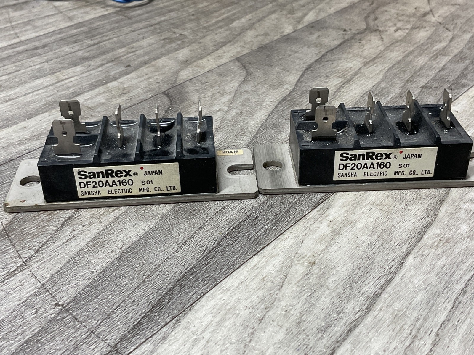(LOT OF 2) SANREX DF20AA160 power supply module #310M116