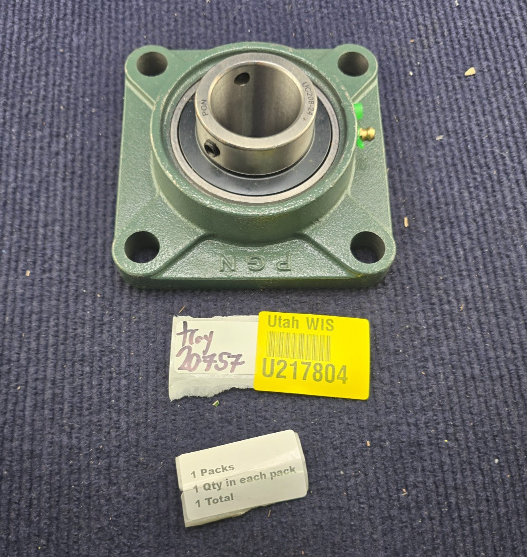 PGN F208 4-Bolt Square Flanged Pillow Block, UC208-24 1-1/2″ Bore Bearing Insert