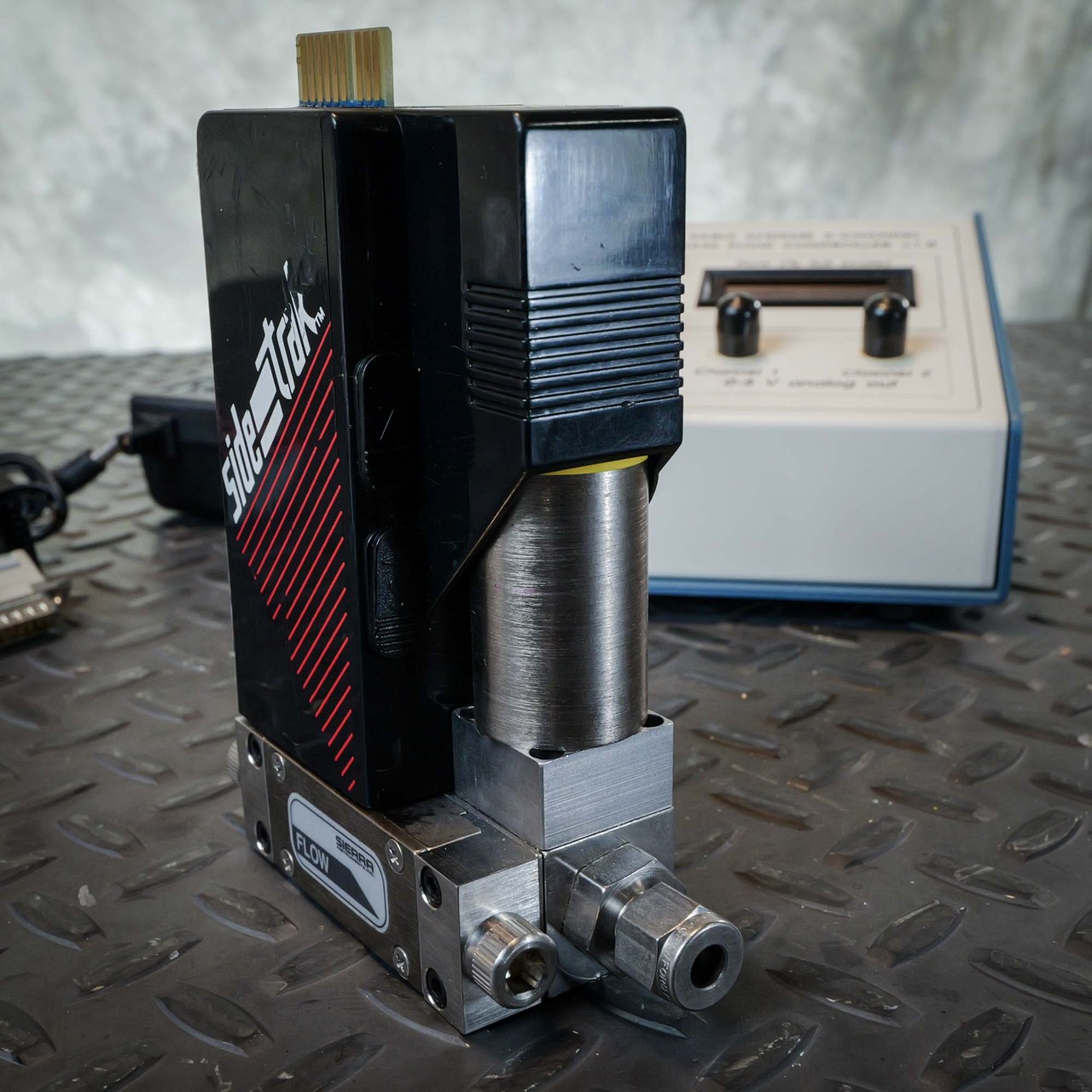 Sable Systems 2-Channel Mass Flow Controller & Sierra Instuments Mass Flow