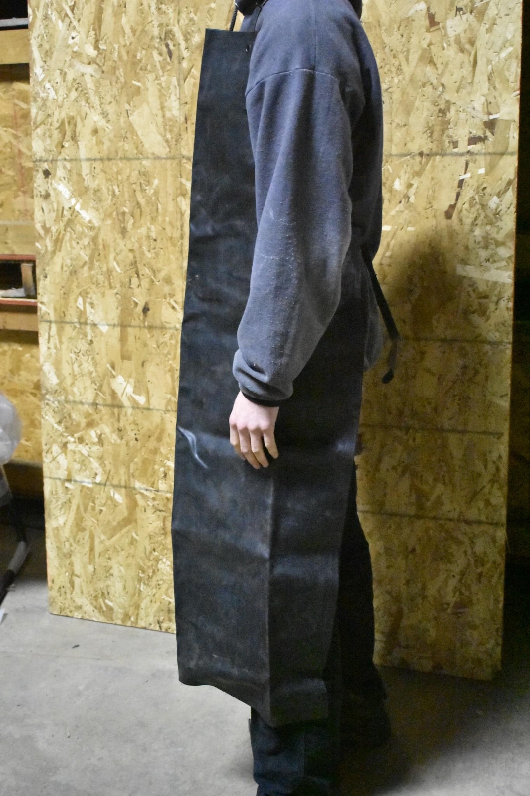 MIL. SPEC. 8415-00-082-6108 UTILITY APRON RUBBER MATERIAL BLACK COLOR