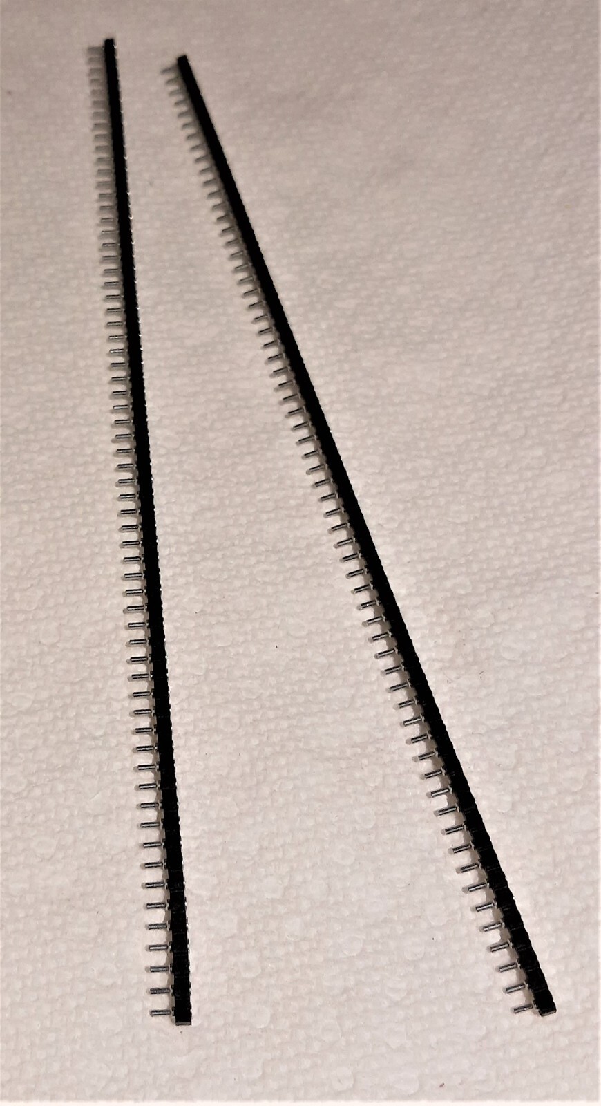 Mill-Max 315-13-164-41-003000 Sip and Dip sockets on break-away strips of 64