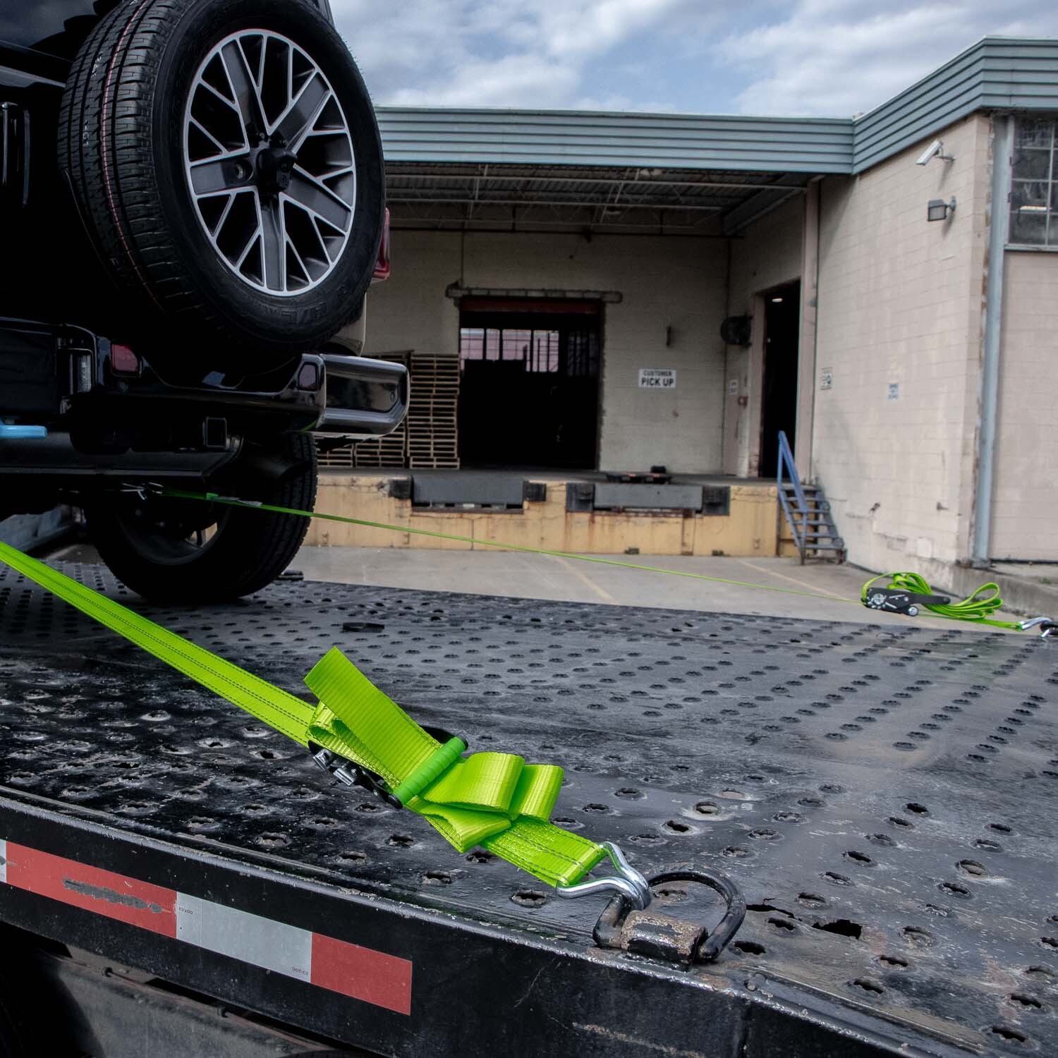 VULCAN High-Viz Reflective Axle Strap Tie Down Kit – Wire Hook Ratchet Straps