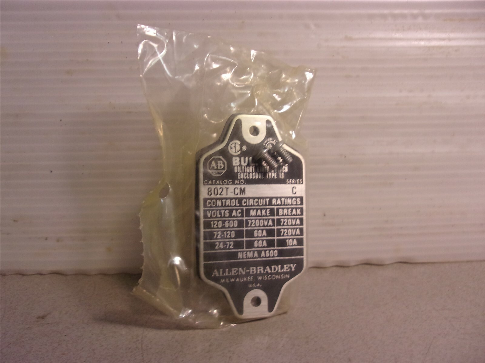 NEW Allen Bradley 802T-CM Series C Limit Switch *FREE SHIPPING*
